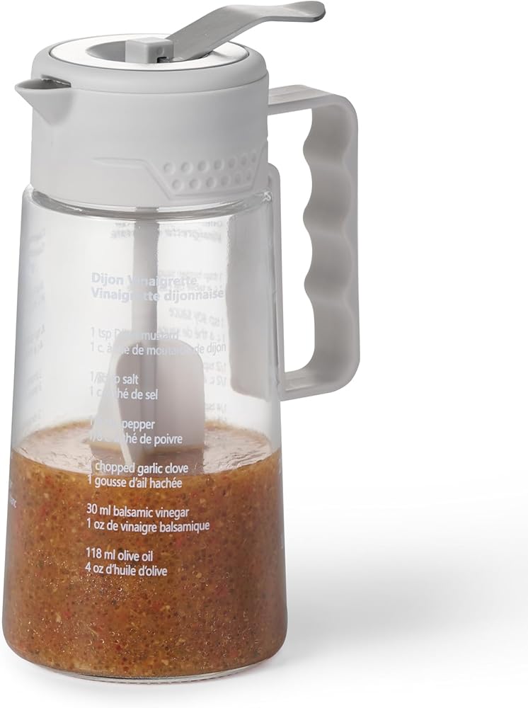 Starfrit Oil Dispenser Bottle, Glass Cruet for Cooking, Salad Dressings &amp; Marinades, Salad Dressing Mixer, 15oz (450ml), Spri