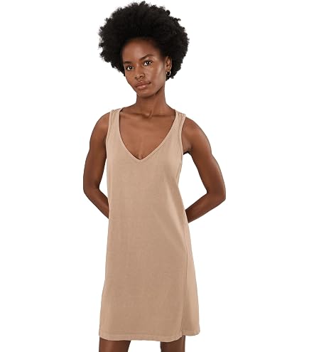 Michael Stars Camille Crew Neck Cutout Maxi Dress Black SM (US 4-6) : 服裝，鞋子和珠寶