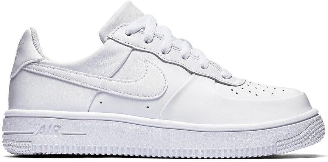 boys white nike trainers