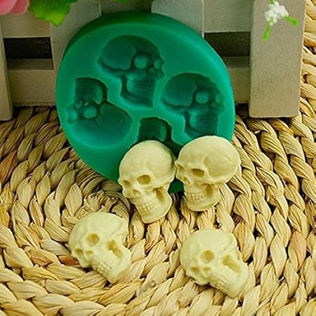 Quanjucheer Pour Fete Dhalloween En Silicone Muffins Moule Tete De Mort 3d Cupcake Pour Realiser Gateau Accessoire De Bricolage 6 5cm X 5 8cm X 1 1cm Green Pudding Et Fondant Au Chocolat Patisserie Cuisine