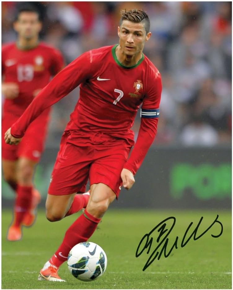 Photographs - Photo Cristiano Ronaldo - Portugal Signed Autographed 8 x 10