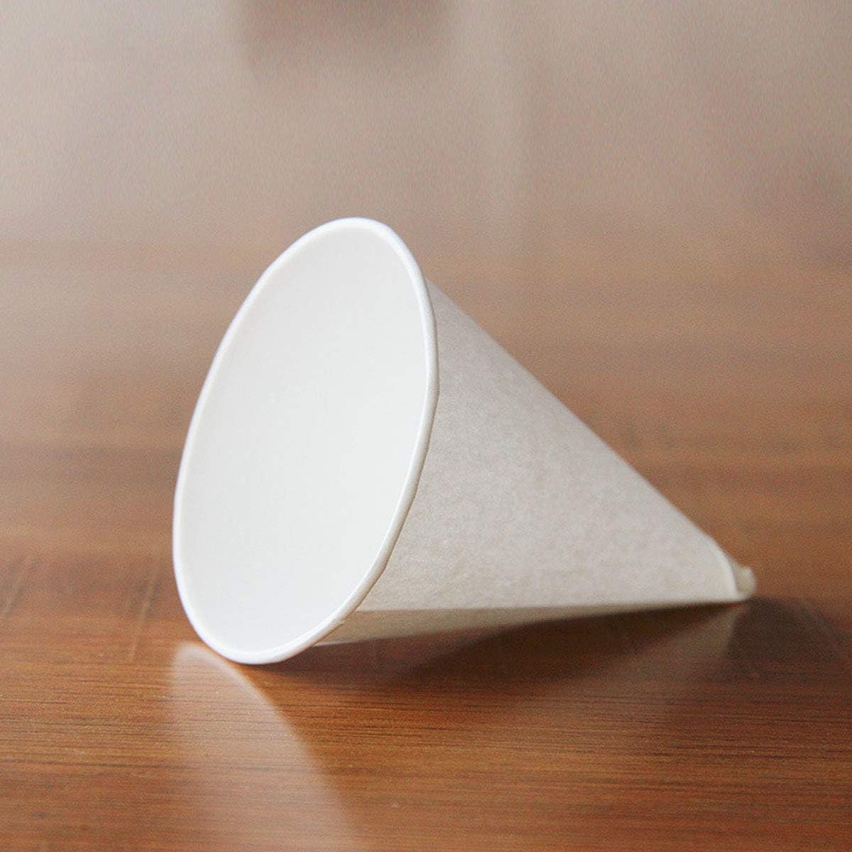 Amazon De 250pcs Weiss Kegel Geformt Papier Pappbecher Einwegbecher Wegwerfbecher Wegwerfpapier