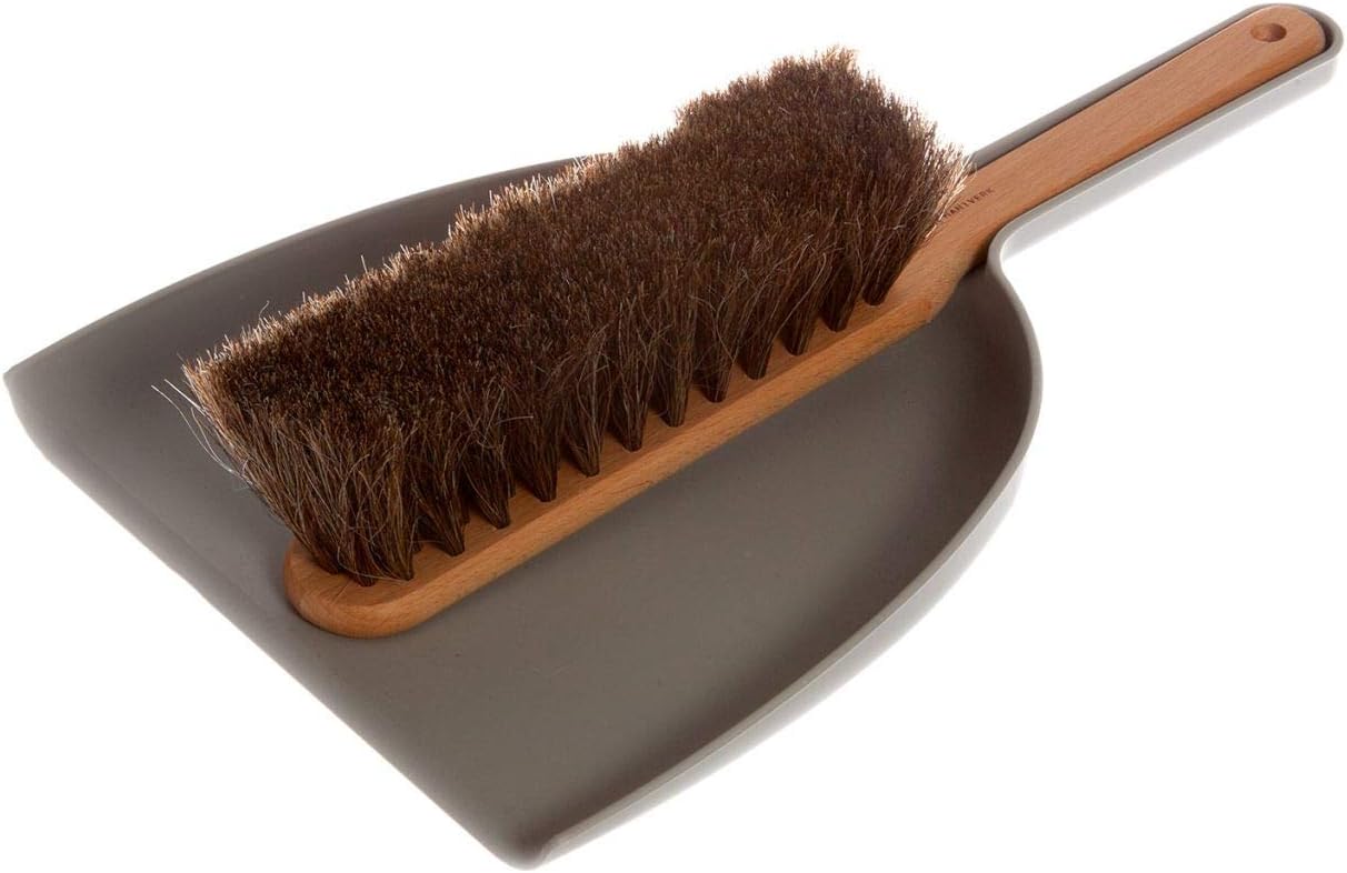 Iris Hantverk Dustpan & Brush Set in Beech - Grey
