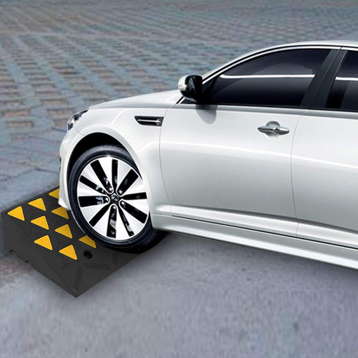 Material Handling Products ScinoTec Rubber Curb Ramps 6 Inch Rise 1