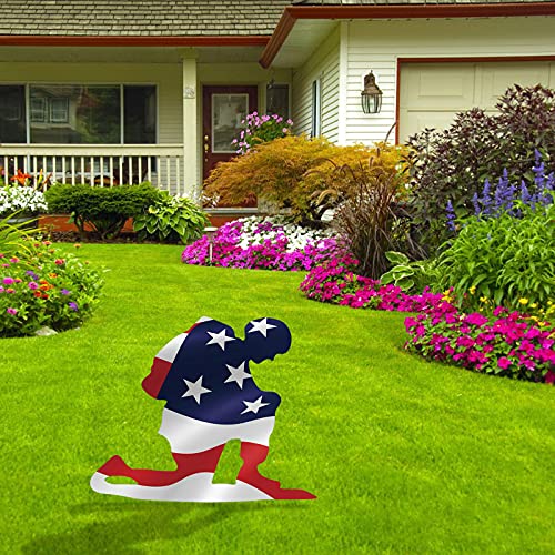 SPRAOI American Flag Kneeling Soldier Weathered Flag Metal Art Decor,Kneeling Soldier Silhouette Yard,Home Garden Decor Art Ornament Outdoor, for The Memory of The Soldiers in Service and Retired