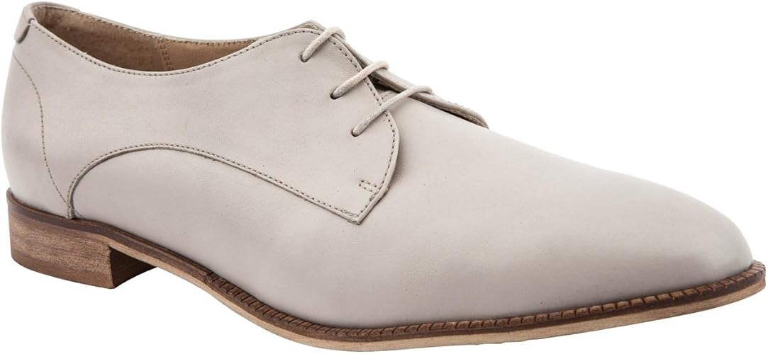 pale grey shoes and bag