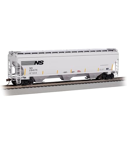 Amazon.com: Bachmann Trains - Trinity 5161 3-Bay Covered Hopper