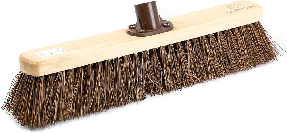 Newman and Cole 18in Wooden Broom Head with Stiff Natural Bassine Bristles