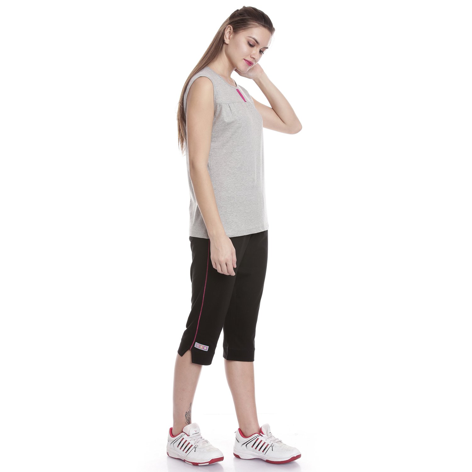 ocean race women's stylish sleeveless t.shirt & capri (3/4 thpant) regular fit ( top & bottom)