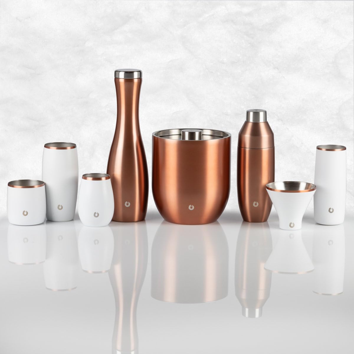 SNOWFOX Premium Vacuum Insulated Stainless Steel Cocktail Shaker, Home Bar Accessories, Elegant Drink Mixer, Leak, Proof Lid With Jigger & Built, In Strainer, Gold, 22oz.