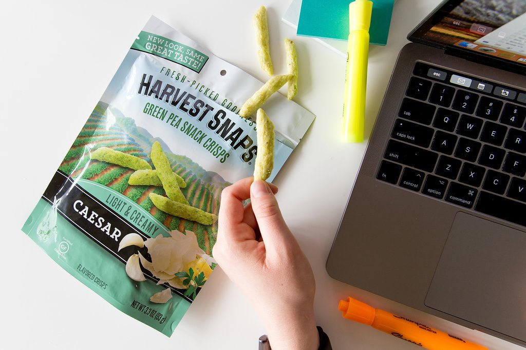 Harvest Snaps Green Pea Snack Crisps, Caesar 3.3oz, Deliciously Baked