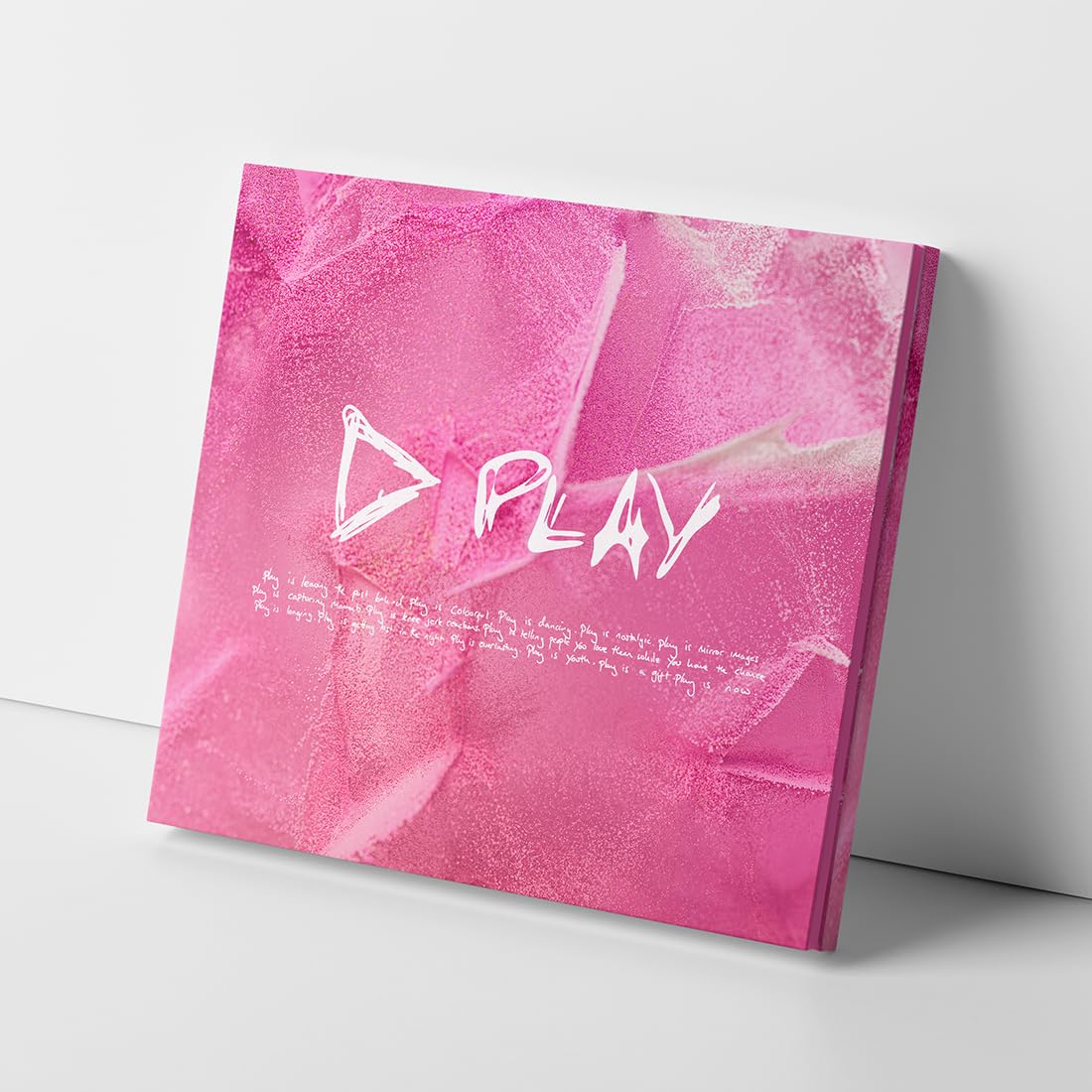 Photo 1 of Play (Deluxe)