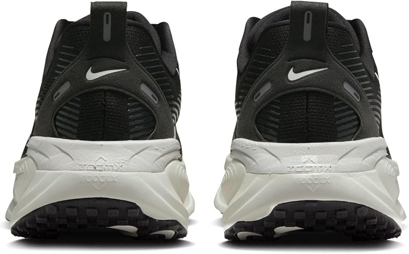 W Nike Vomero 18 Black/Summit White-Coconut Milk 40.5 EU — foto 4 de 8