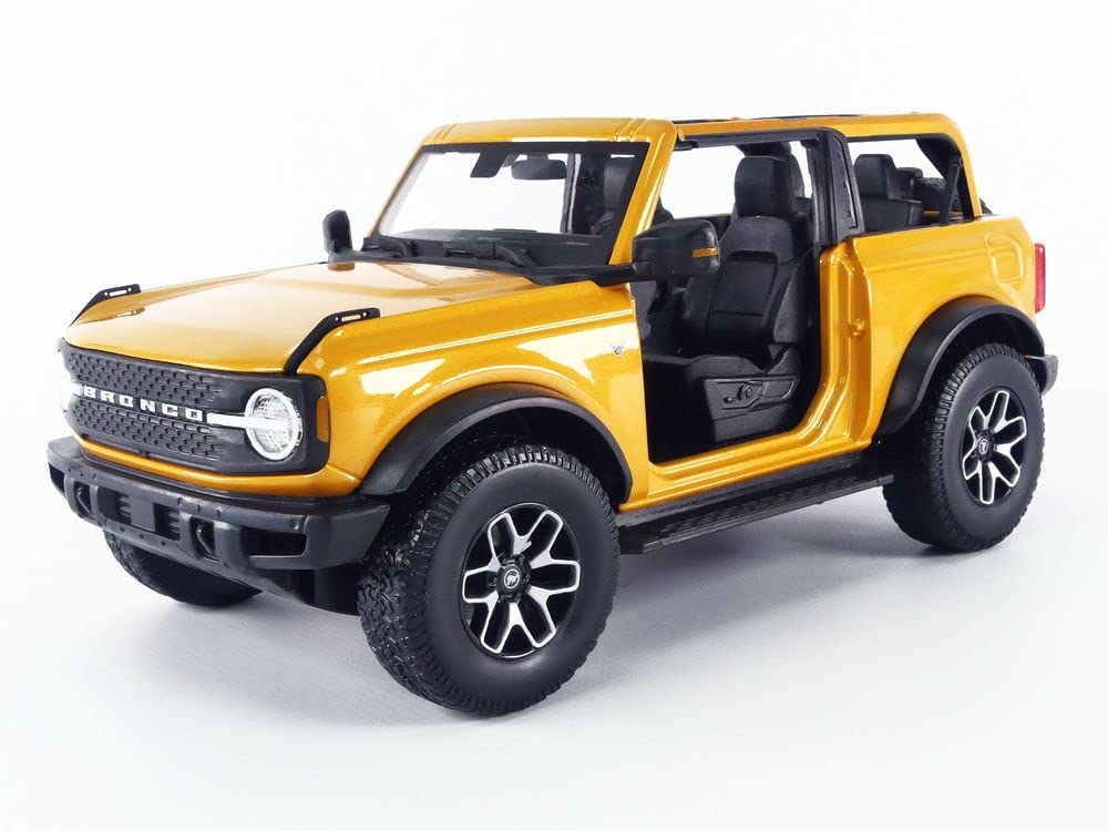 Maisto 31457OR Miniature Collection Car, Orange