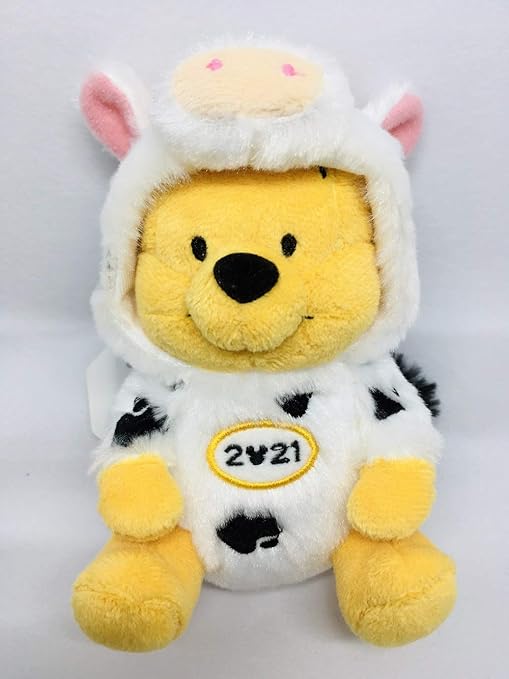 Amazon くまのプーさん 干支ぬいぐるみバッジ 丑年21年 ニューイヤーグッズ お正月 牛年 おもちゃ おもちゃ