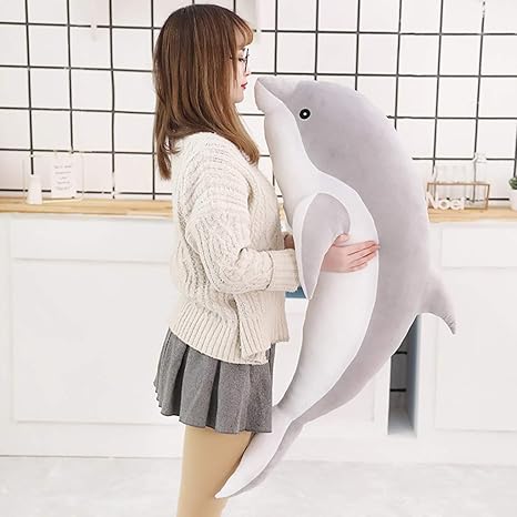 Amazon Co Jp 3dクリエイティブかわいいピンクのイルカの形の枕 ソフトコンフォートランバーバッククッションぬいぐるみぬいぐるみ 眠る抱き枕 Color Gray Size 50cm 19 6inch ホーム キッチン