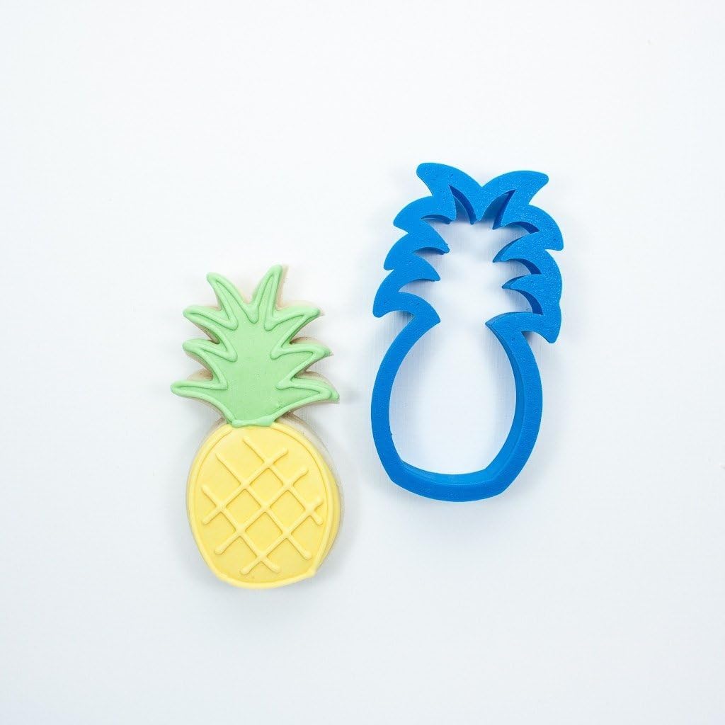 Pineapple Cookie Cutter (1.5 in Mini) Kitchen & Dining