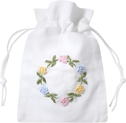 Amazon Co Jp 手作り 巾着 袋 小物入れ ポーチ 花冠 可愛い 花柄 小物収納 コスメ入れ 匂い袋 香り 化粧品袋 雑貨 貴重品入れ ジュエリーバッグ ジュエリー巾着 アクセサリー 和風小物 イヤーピース イヤホン収納 袋 文房具 オフィス用品