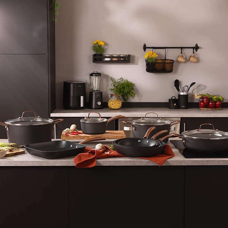 Cazo Polka Fantasy 16 Pot Golden. Diametro 16 cm, capacità 1,3 L, alluminio forgiato, non flinum più teflon, PFOA gratuito, adatto a tutti i tipi di cucine, copertura