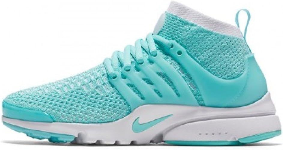 sea green nike shoes