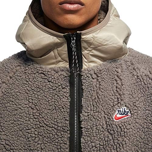 Amazon Co Jp Nike ナイキ ボアフリース キルティングジャケット Cu4447 040 ブラウン メンズ S Lt Brown 040 服 ファッション小物