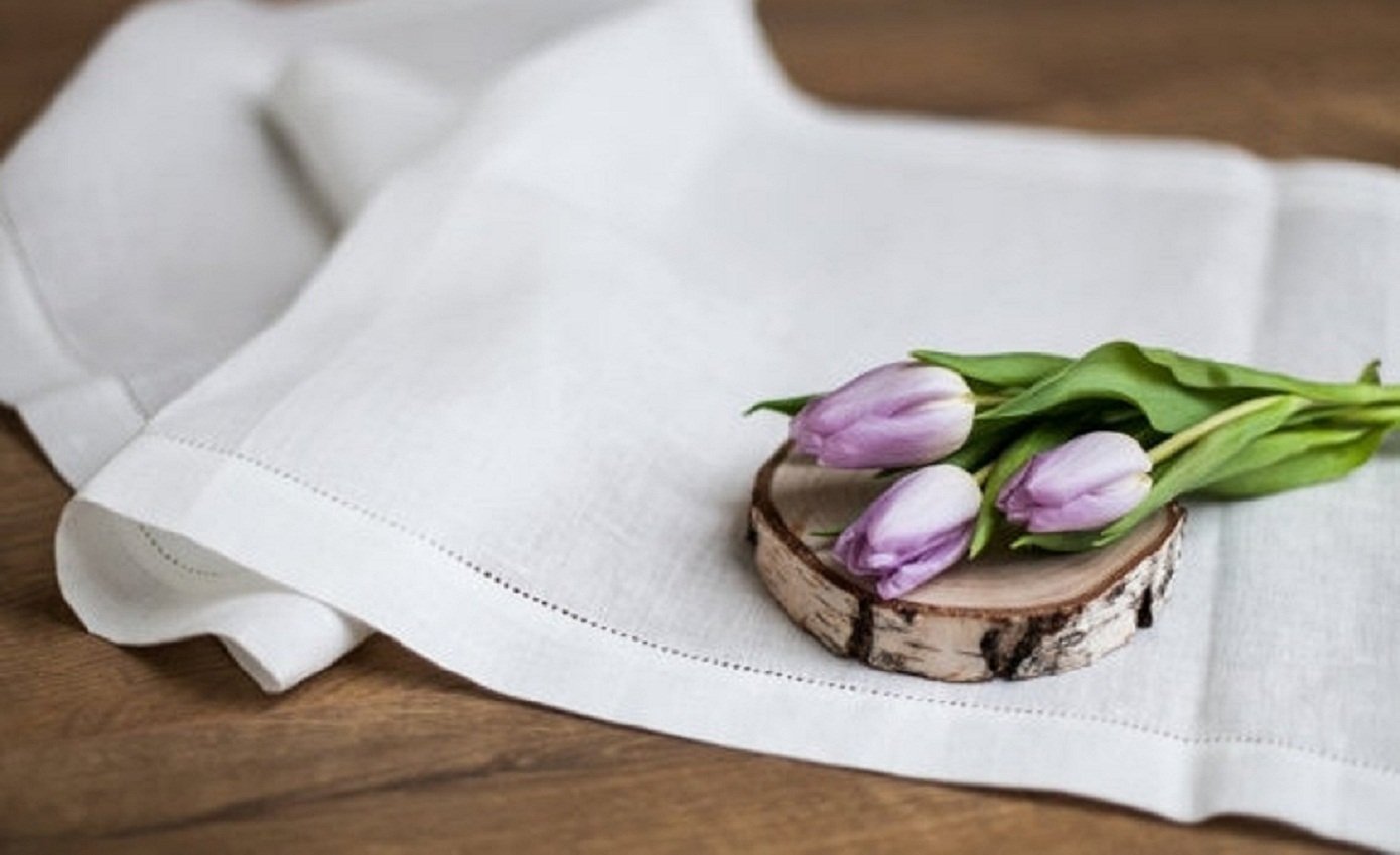 Linen Clubs Hand Made Ladder Lace Egyptian Slub Cotton Linen Table Runner, 16-Inch-by-108-Inch, White