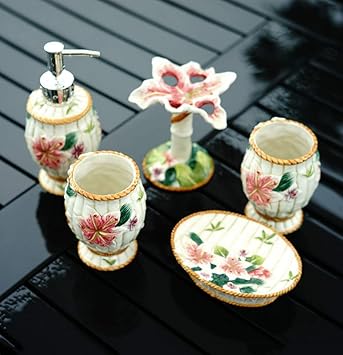 Qweas Badezimmer Accessoires Set Personlichkeit Badezimmer Set Keramik Bad Access Set Bad Zubehor Set Mit Seifenspender Zahnburstenhalter Gurgeln Tasse Seifenschale 5 Teiliges Set Amazon De Kuche Haushalt