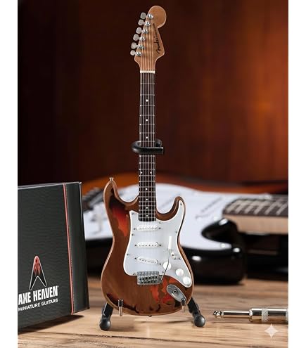 Amazon.com: Axe Heaven Fender Stratocaster(TM) -Black-Polka Dots