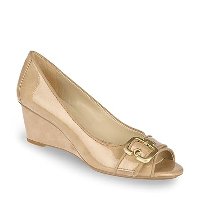 naturalizer beige shoes
