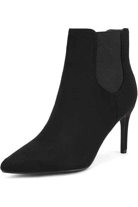 Clarks womens Illeana Petal Ankle Boot 