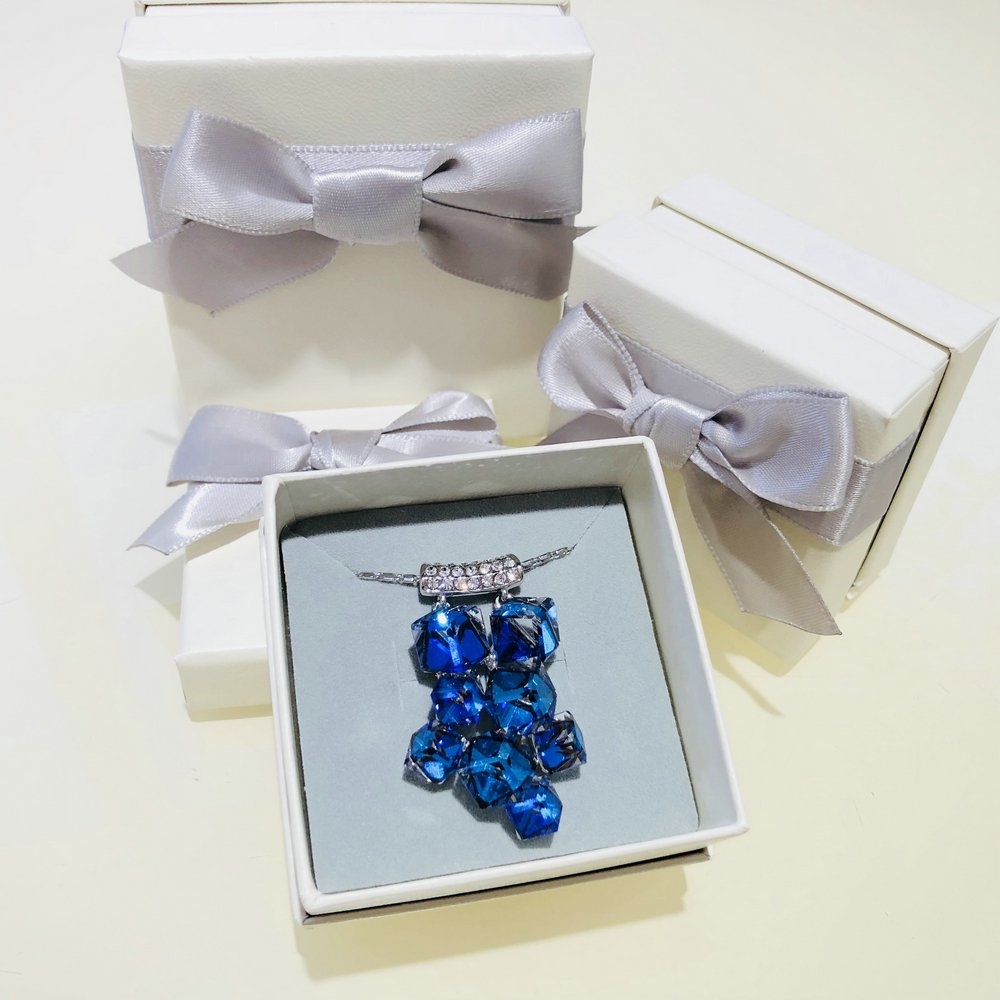 dnswez 18k White Gold Plated Blue Crystal Pendent Necklace Change Color Ocean Blue Crystal Necklace,18\'+2\' Extender