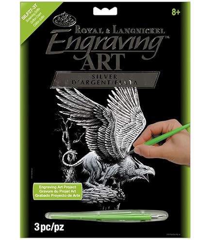 Un Monstre Est Dans Le Noir Et A Un Gros Monstre Dans Sa Bouche