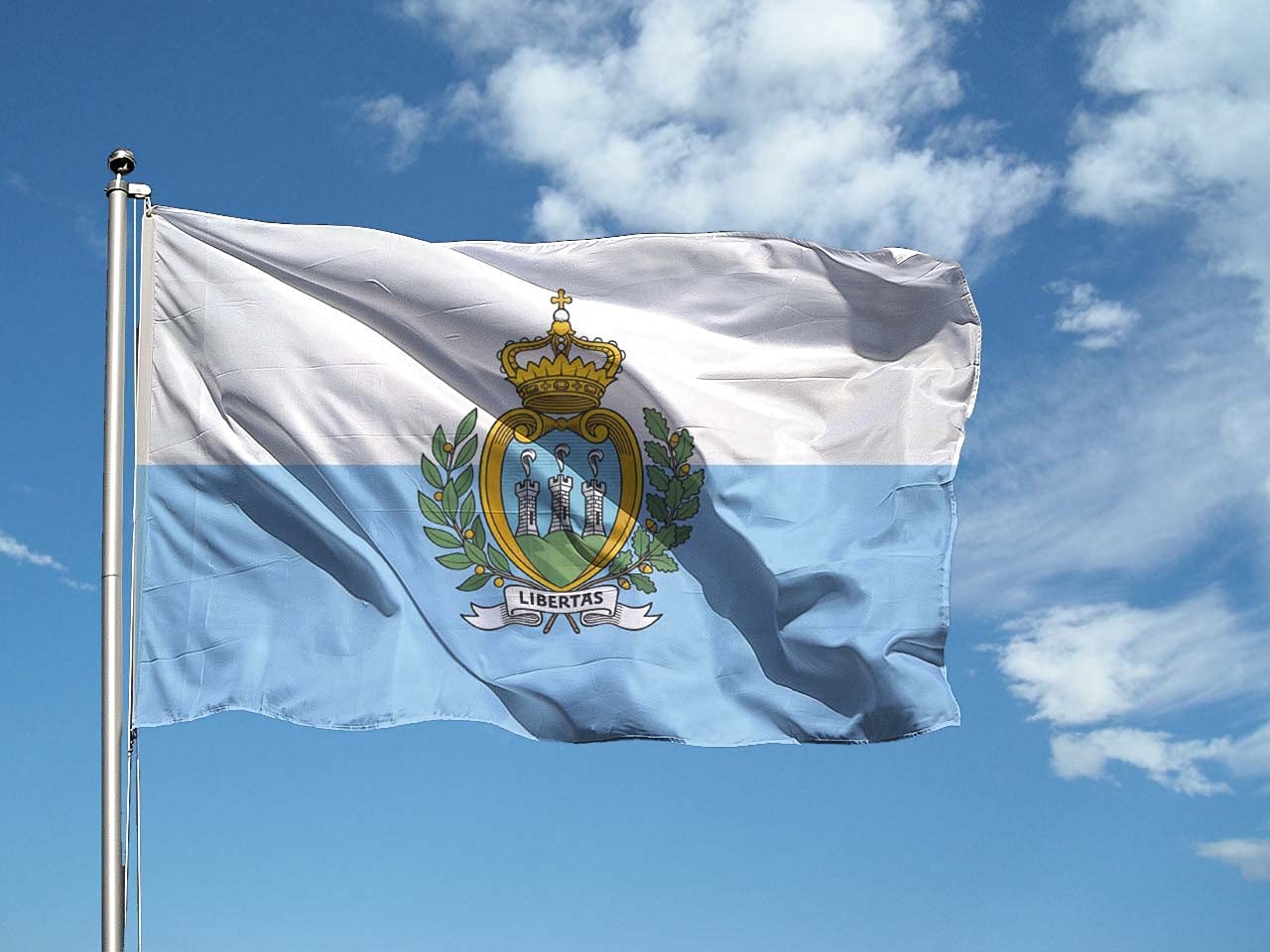 Flag SAN MARINO 90 x 150 cm polyester with perimeter hem and buttonhole.