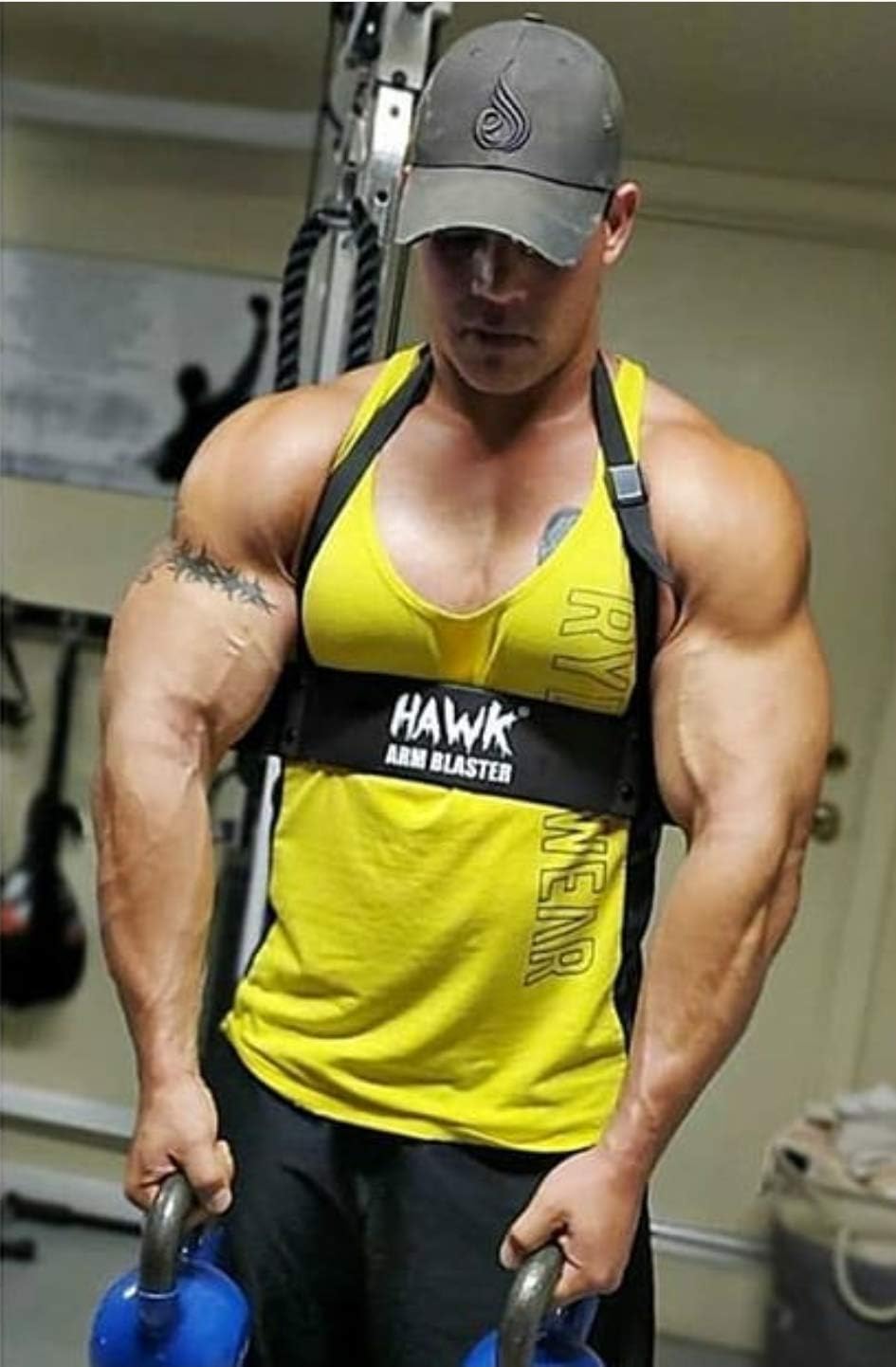 Hawk Sports Arm Blaster for Biceps & Triceps Dumbbells & Barbells Curls Muscle Builder Bicep Isolator for Bodybuilding & Weight Lifting Support for Strength & Muscle Gains (Black) : Sports & Outdoors