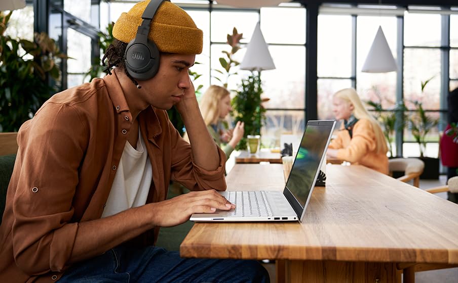 JBL Tune 770 NC – Kabellose Over-Ear-Kopfhörer mit adaptivem Noise-Cancelling und faltbarem Design – Bis zu 70 Stunden Akkulaufzeit mit Schnellladefunktion – Schwarz 3