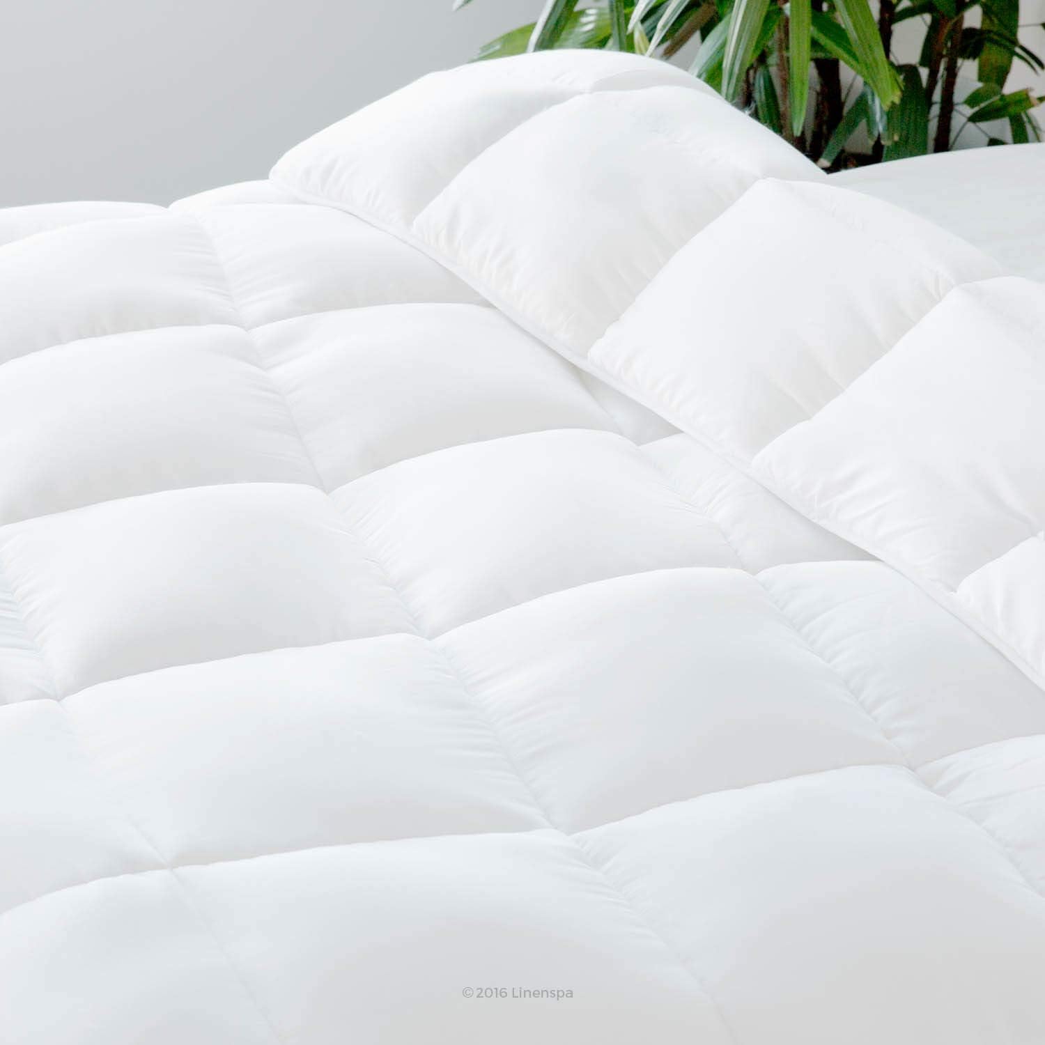 Linenspa All-Season White Down Alternative Quilted Comforter - Corner Duvet Tabs - Hypoallergenic - Plush Microfiber Fill - Machine Washable - Duvet Insert or Stand-Alone Comforter - Queen: Home & Kitchen