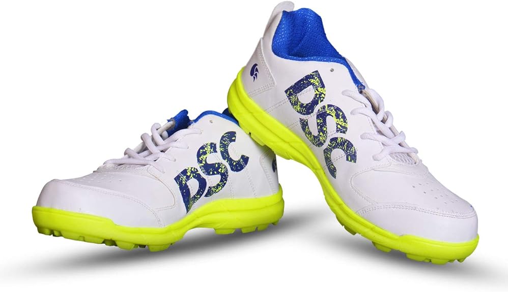 DSC Beamer Cricket Shoes for All Ages