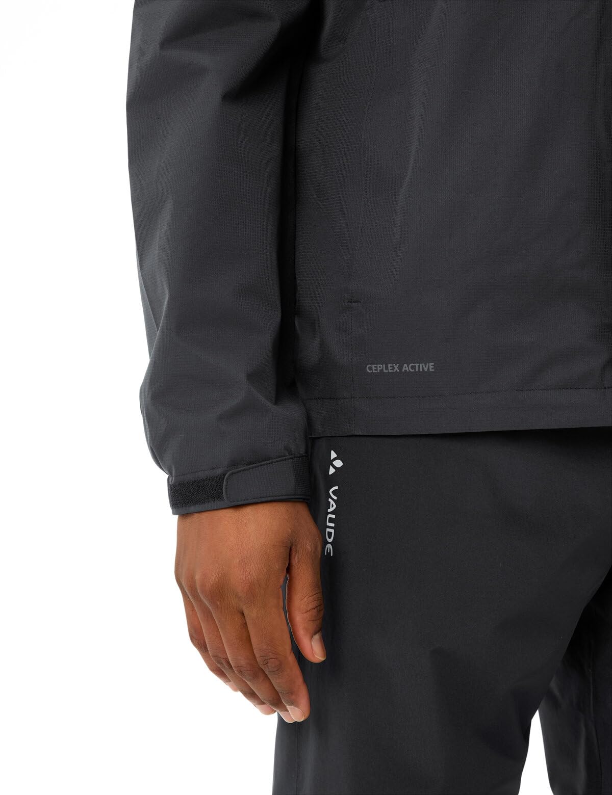 VAUDE Escape Bike Light Regenjacke Herren – Fahrradjacke wasserdicht atmungsaktiv winddicht, 2-Lagen mit verstaubarer Kapuze, black,L 6