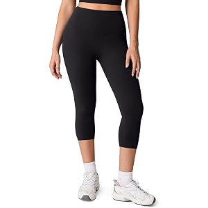 UNISSU Hugcurve No Front Seam Capri Leggings 19" | High Waisted, Buttery Soft, Booty Flattering, Pilates, Women's Yoga Pants