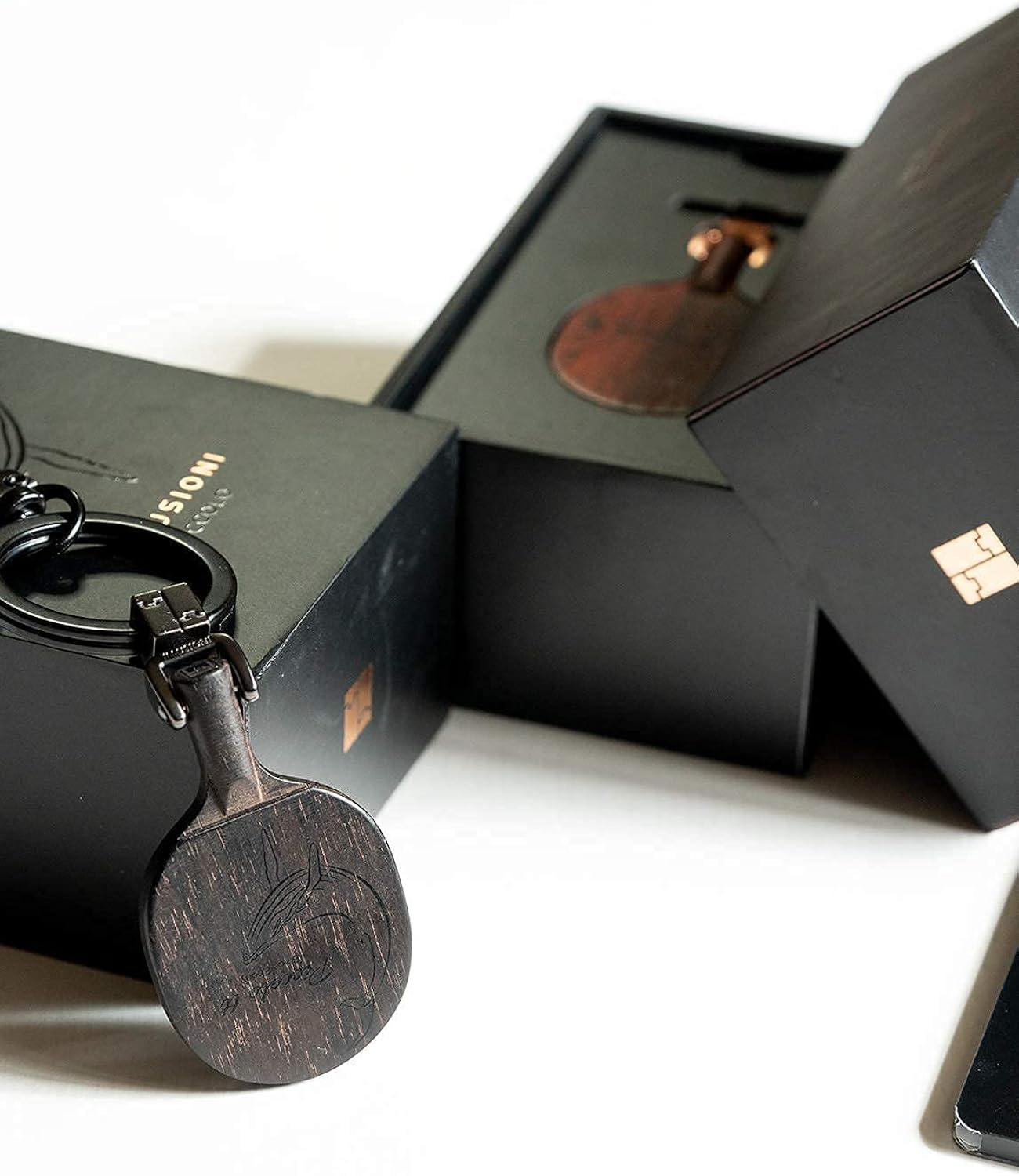 Illusioni Piccolo TT Blade Table Tennis Racket Keychain/Key Ring - Ebony Black - Wooden - Best Gift for Ping Pong Lovers: Clothing