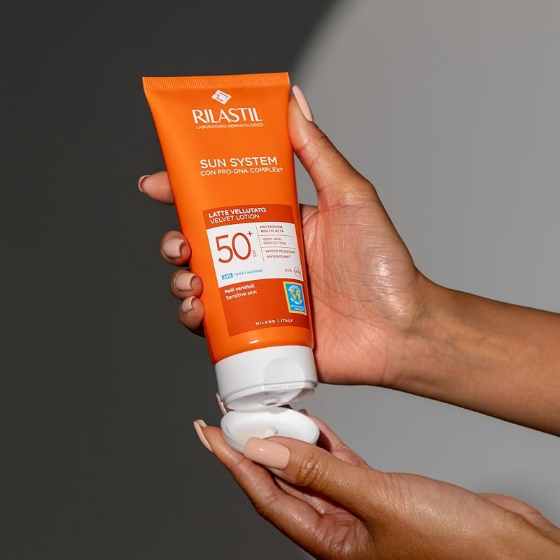 Sun System Latte Vellutato, Emulsione Fluida dalla Texture Vellutata per Pelli Sensibili, Resistente all'Acqua, SPF 50+, 200ml