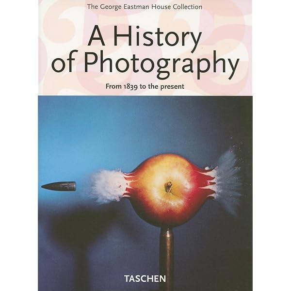Photo Icons. 50 Landmark Photographs and Their Stories