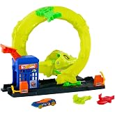 Hot Wheels Snake Spiral Attack Track Set &amp; 1:64 Scale Vehicle | Gas Station Playset with 2 Ways to Play, Defeat the Snake or Race In Loop, Speed Snap Track​ &amp; 1 Die-Cast Toy Car
