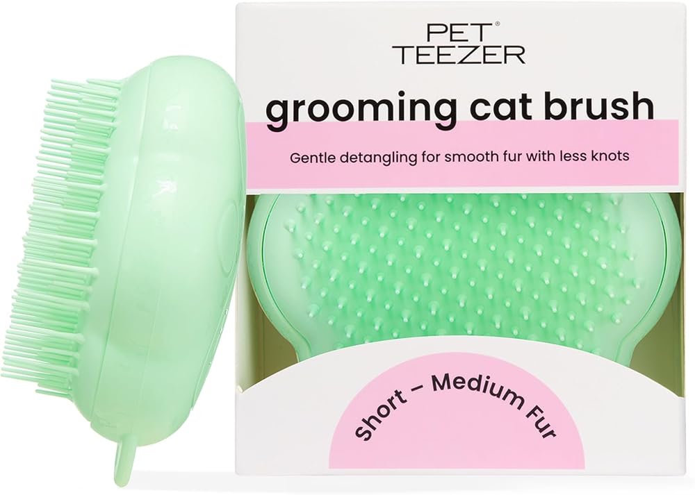 Tangle Teezer Pet Teezer Cat Brush for Cats Short to Medium Hair Green