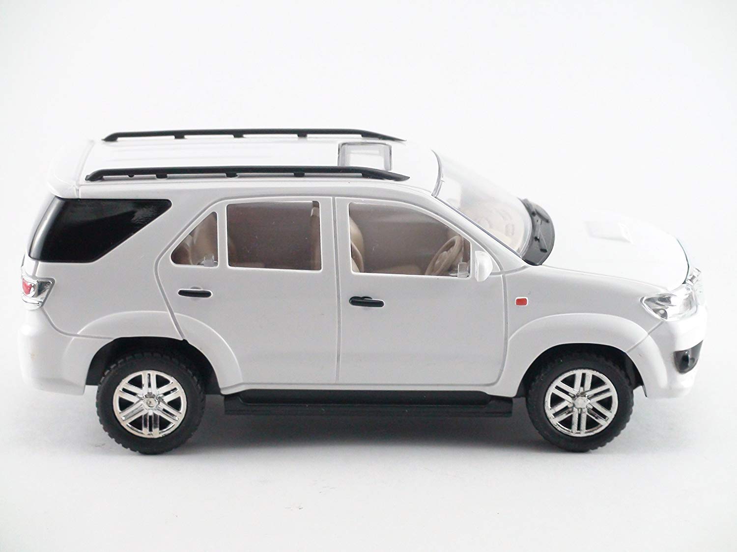 centy fortuner toy car