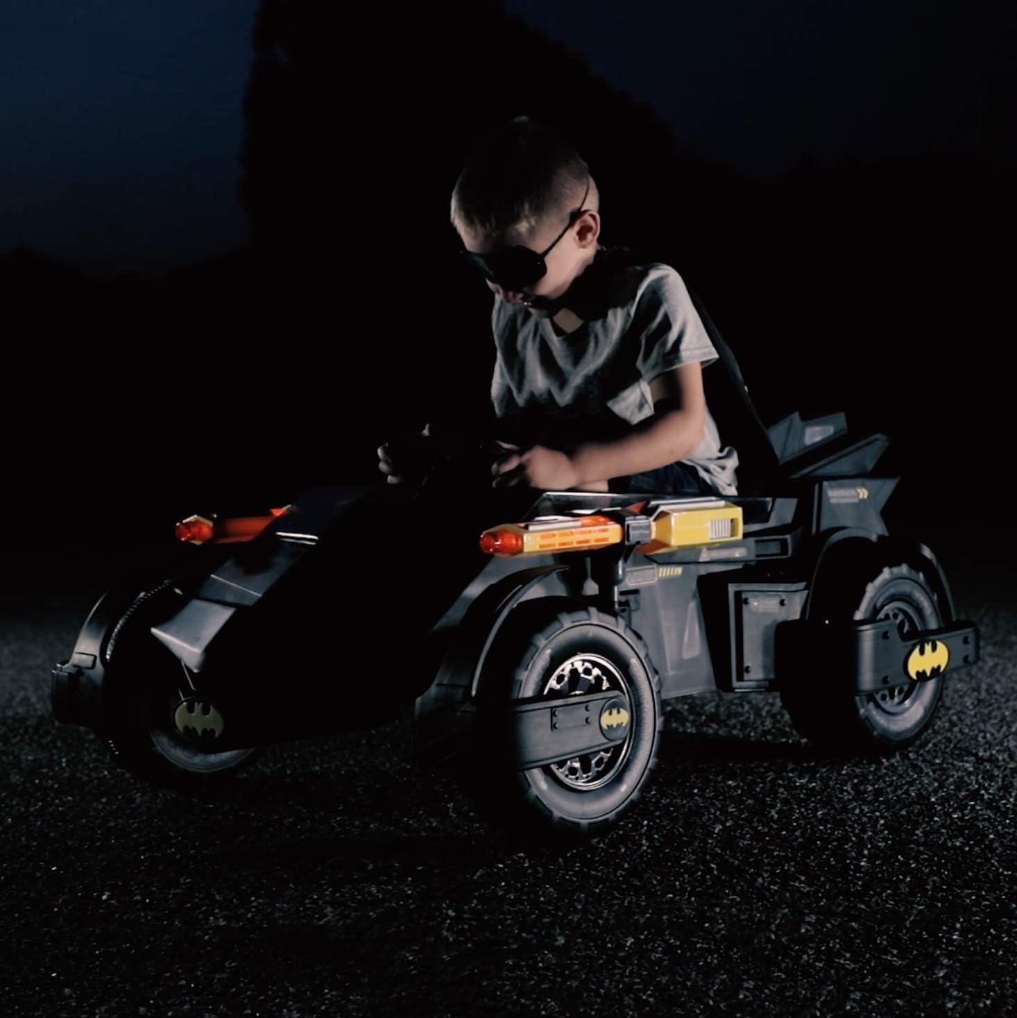 6v dc comics batman batmobile ride on