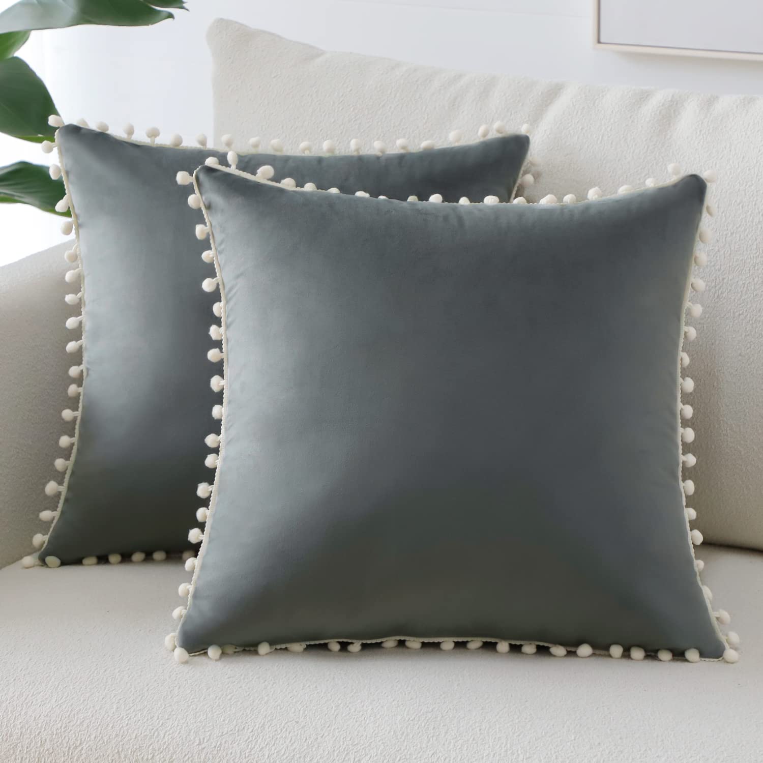 Sungeek Pack of 2 Decorative Cushion Covers Soft Velvet Pompoms Pillow Covers with Invisible Zipper Square Home Decor Throw Pillow Cases for Sofa Bedroom Living Room 50x50cm Dark Grey