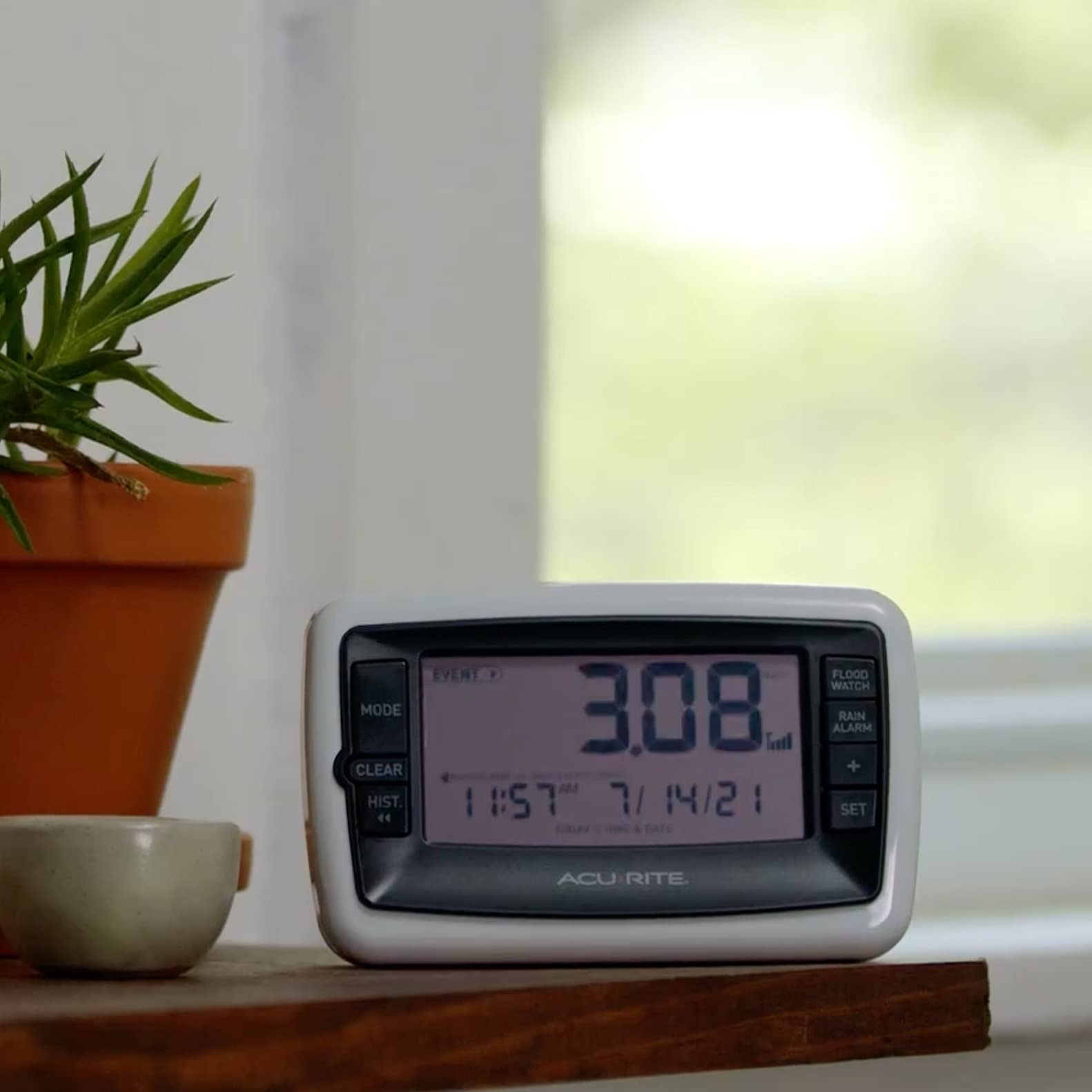 AcuRite 01089M Wireless Rain Gauge With Indoor/Outdoor Thermometer & Humidity - Weather Station