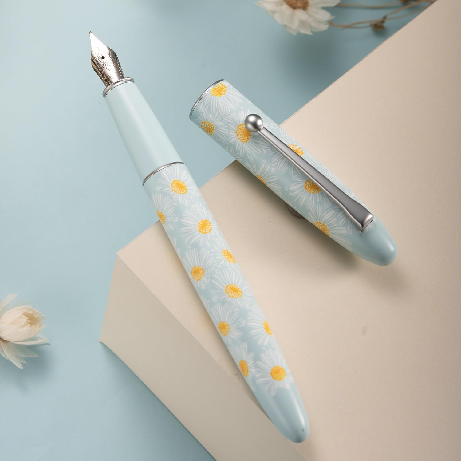 HONG DIAN Hongdian C3 Fountain Pen, Iridium Extra Fine Soft Nib Chinese Knot Carving, Light Blue & Little Daisy Painting Design with Metal Box Set,Daisy Blue