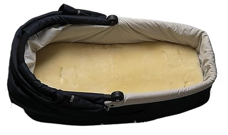 Einlage für Kinderwagen Buggy Babybett Kinderbett aus Lammfell medizinisch 100% Merino Schafslammfell - KIWA Deluxe